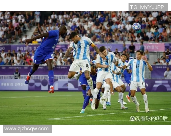 法国与阿根廷的对抗赛引发激烈冲突球迷情绪失控现场混乱不堪