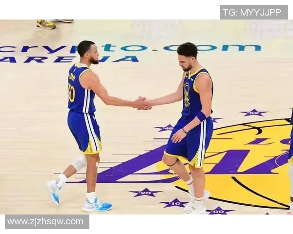 库里三分大赛决赛狂揽20球创历史纪录引发球迷热议 库里三分大赛决赛狂揽20球创历史纪录引发球迷热议