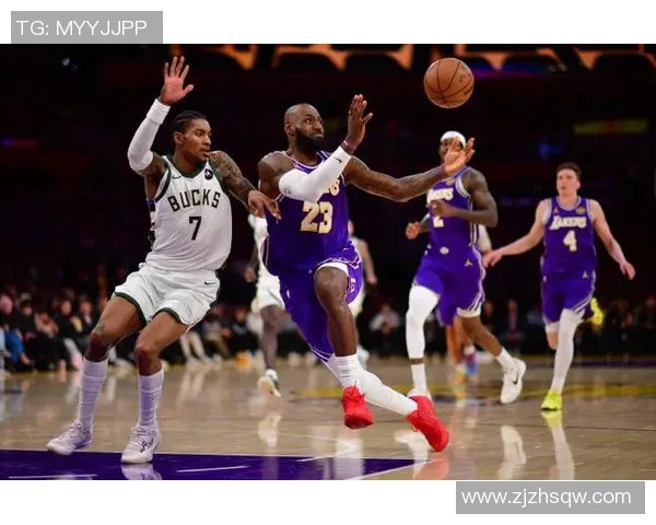 湖人对决雄鹿波普精彩集锦回顾与赛场瞬间分析 湖人对决雄鹿波普精彩集锦回顾与赛场瞬间分析